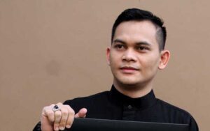 Paranormal Paling Populer Di Indonesia